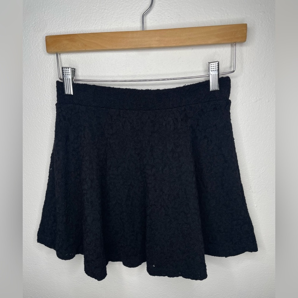 Forever 21 Women’s black Lace Skirt